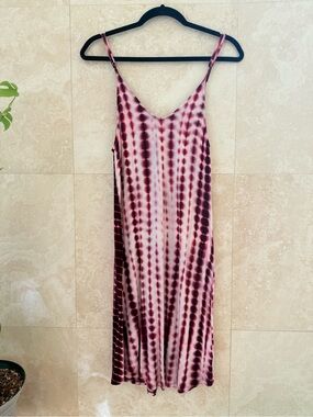 love J Tie Dye Slip Dress Medium Pink Burgundy Strappy Flowy Midi